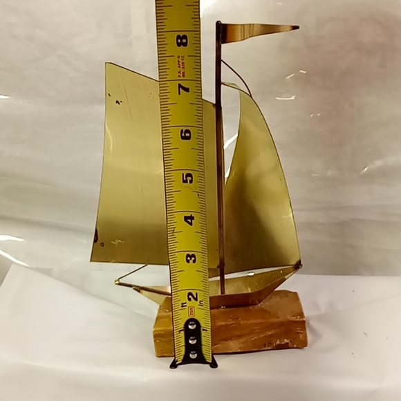 Vintage 1995 Brass Sailboat with a Marble Base , THE LIGHTHOUSE - Picture 4 of 5